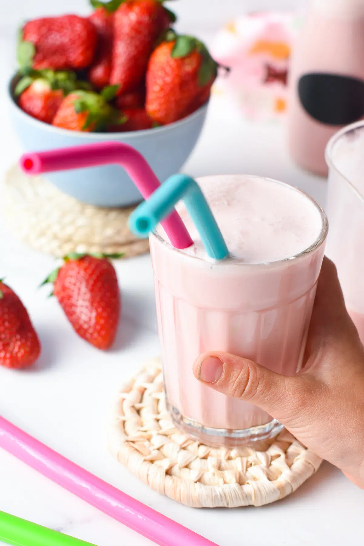Strawberry Milk (Fast & Delicious!) - Alphafoodie